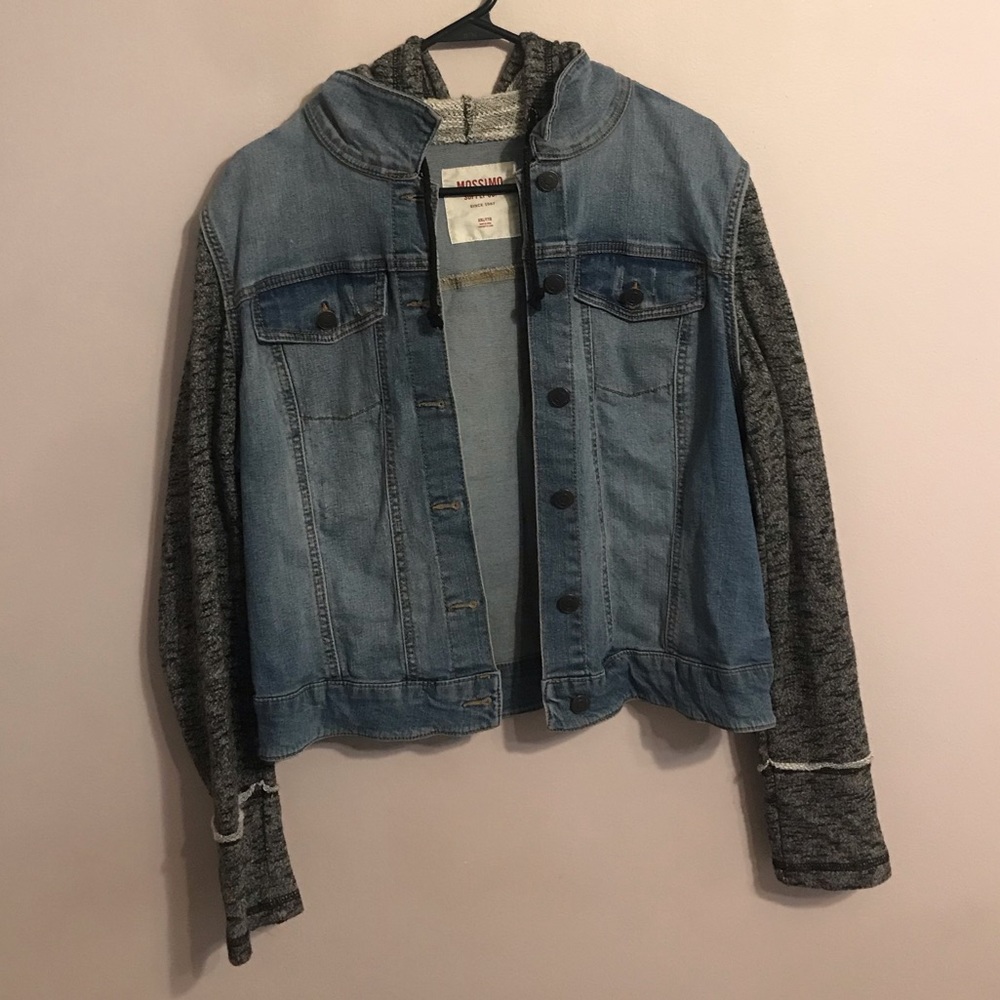 Jean jacket with knitted details